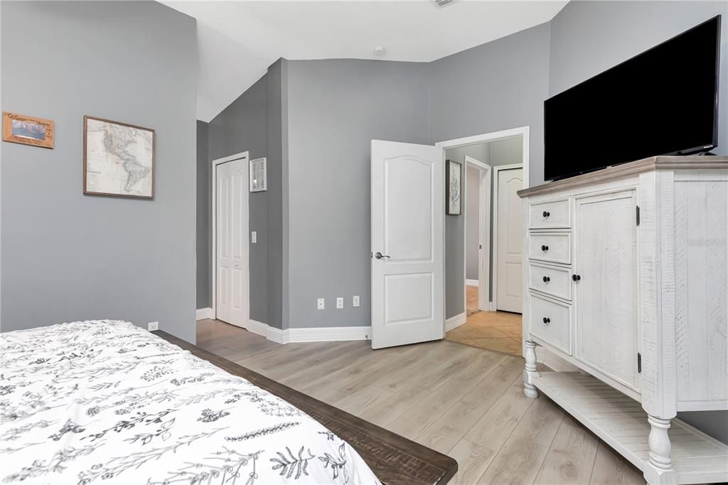 En Venta: $425,000 (4 camas, 2 baños, 1792 Pies cuadrados)