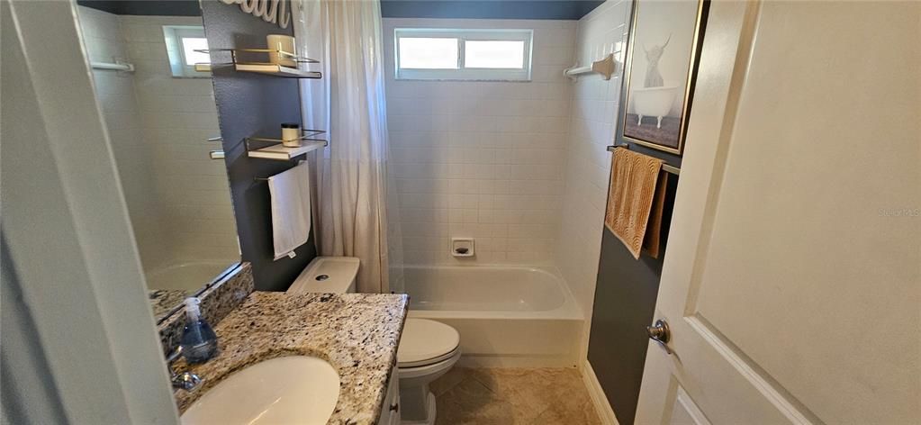 En Venta: $425,000 (4 camas, 2 baños, 1792 Pies cuadrados)