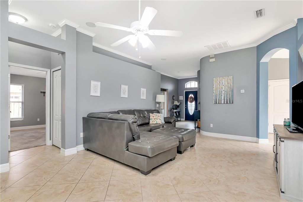 En Venta: $425,000 (4 camas, 2 baños, 1792 Pies cuadrados)