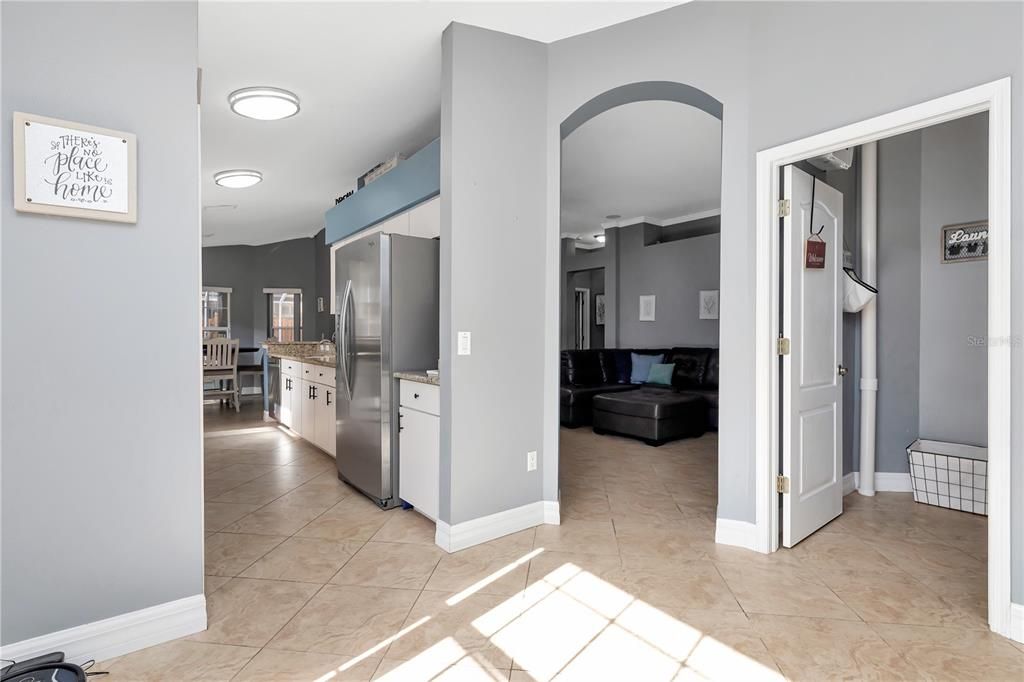 En Venta: $425,000 (4 camas, 2 baños, 1792 Pies cuadrados)