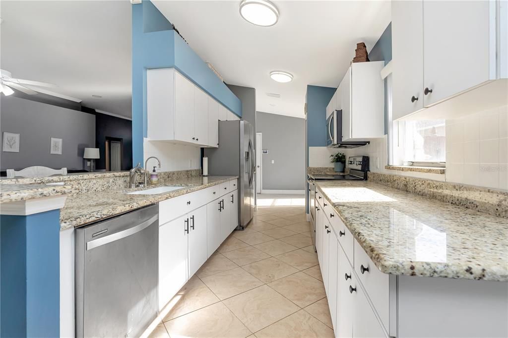 En Venta: $425,000 (4 camas, 2 baños, 1792 Pies cuadrados)