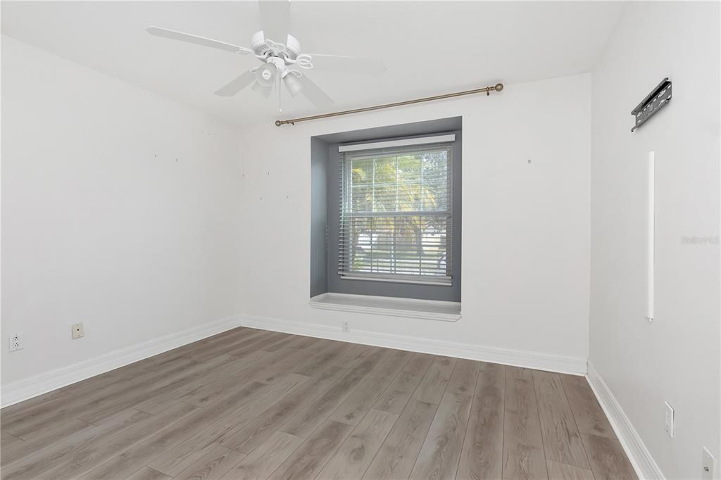 En Venta: $425,000 (4 camas, 2 baños, 1792 Pies cuadrados)