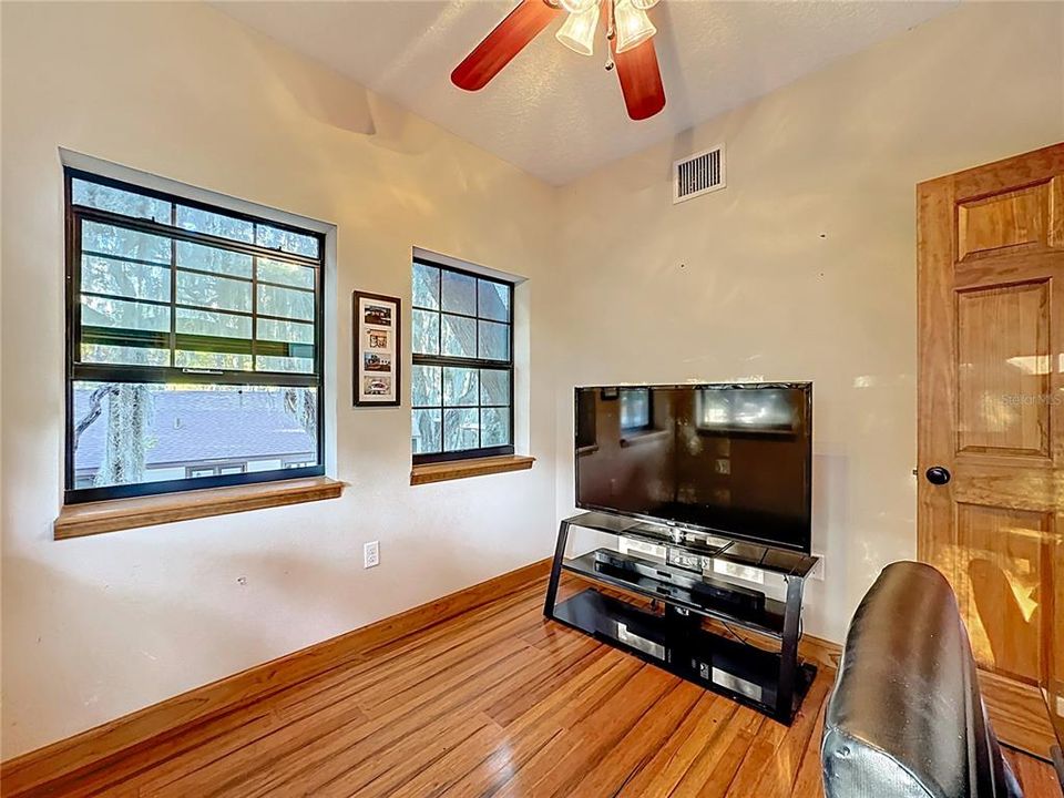 For Sale: $440,000 (2 beds, 2 baths, 768 Square Feet)