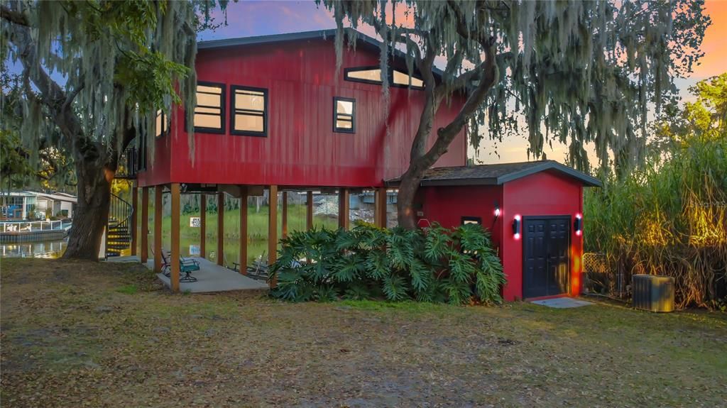 For Sale: $440,000 (2 beds, 2 baths, 768 Square Feet)