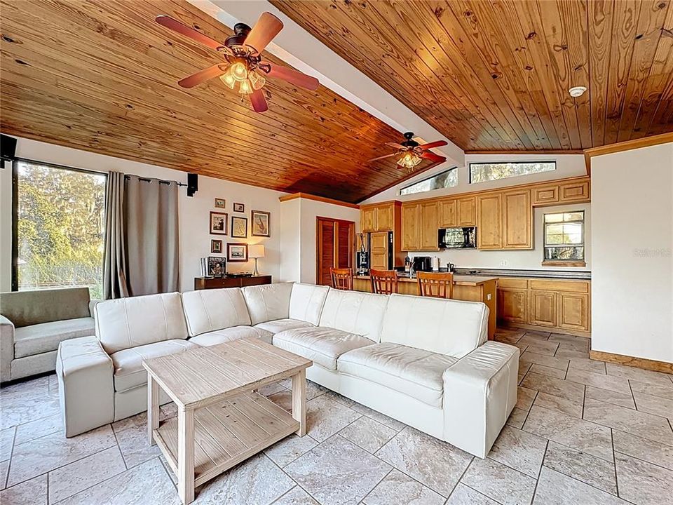 For Sale: $440,000 (2 beds, 2 baths, 768 Square Feet)