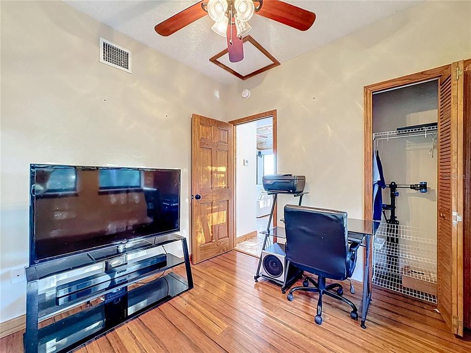 For Sale: $440,000 (2 beds, 2 baths, 768 Square Feet)