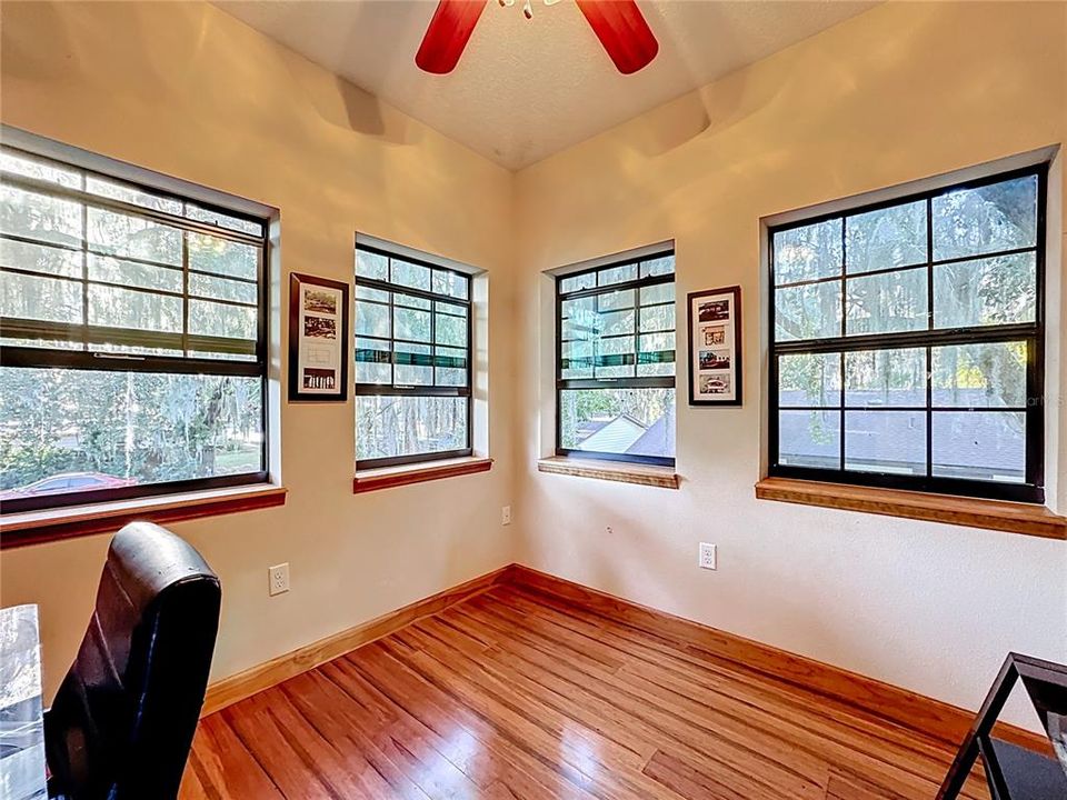 For Sale: $440,000 (2 beds, 2 baths, 768 Square Feet)