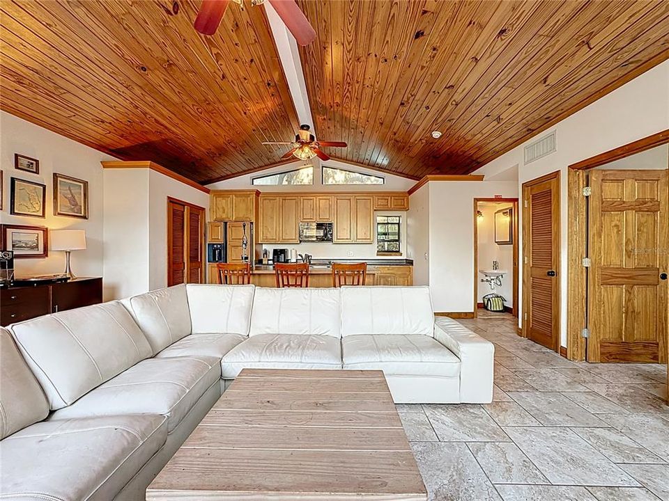 For Sale: $440,000 (2 beds, 2 baths, 768 Square Feet)