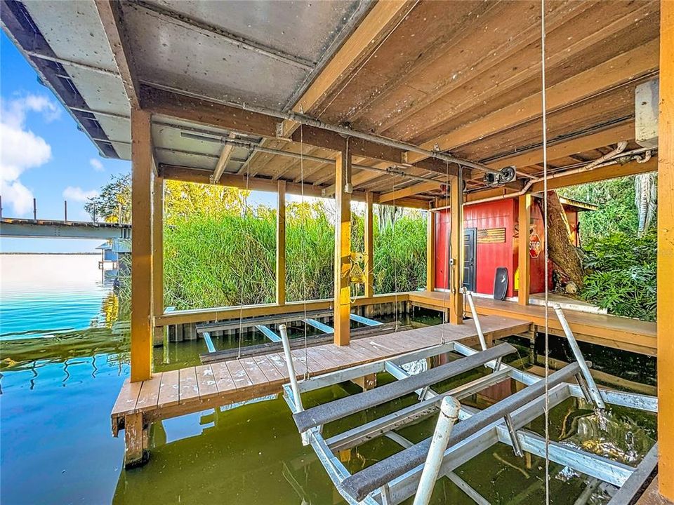 For Sale: $440,000 (2 beds, 2 baths, 768 Square Feet)