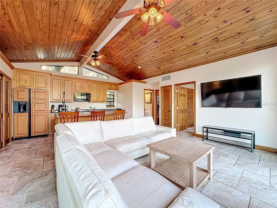 For Sale: $440,000 (2 beds, 2 baths, 768 Square Feet)