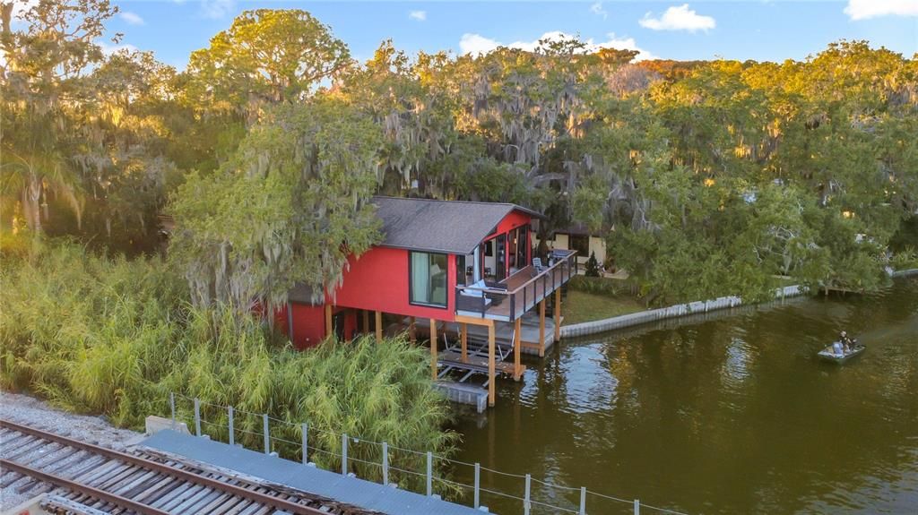 For Sale: $440,000 (2 beds, 2 baths, 768 Square Feet)