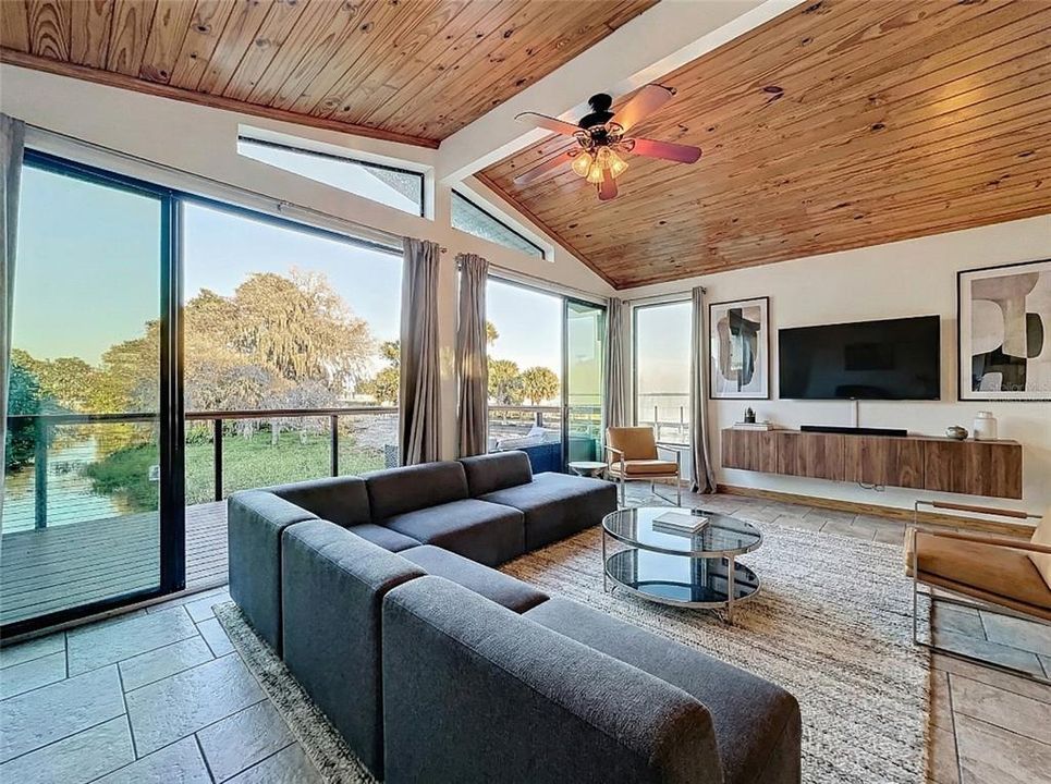 For Sale: $440,000 (2 beds, 2 baths, 768 Square Feet)