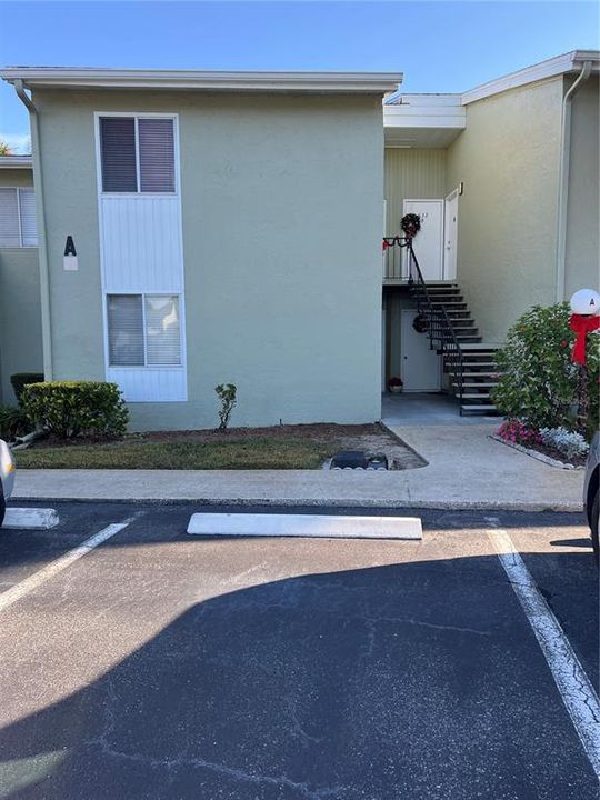 待售: $110,000 (1 贝兹, 1 浴室, 764 平方英尺)