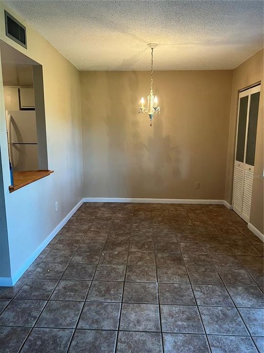 待售: $110,000 (1 贝兹, 1 浴室, 764 平方英尺)