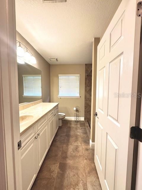 En Venta: $560,000 (4 camas, 2 baños, 2616 Pies cuadrados)