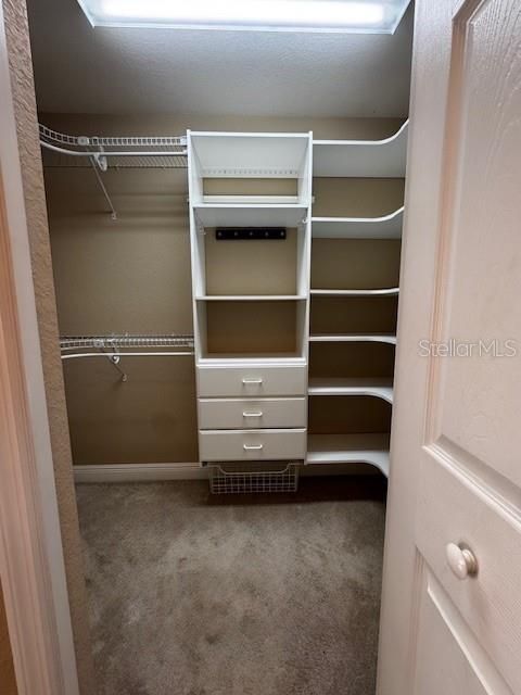 En Venta: $560,000 (4 camas, 2 baños, 2616 Pies cuadrados)