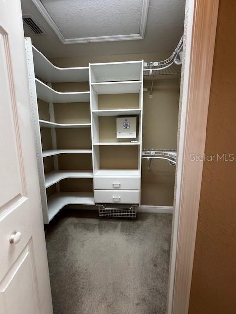 En Venta: $560,000 (4 camas, 2 baños, 2616 Pies cuadrados)