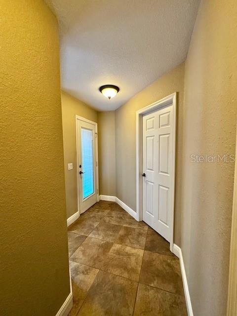 En Venta: $560,000 (4 camas, 2 baños, 2616 Pies cuadrados)