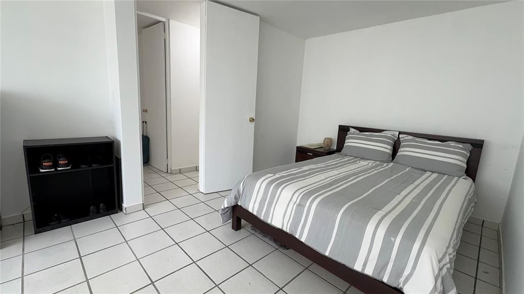 Active With Contract: $325,000 (4 beds, 2 baths, 2000 Square Feet)