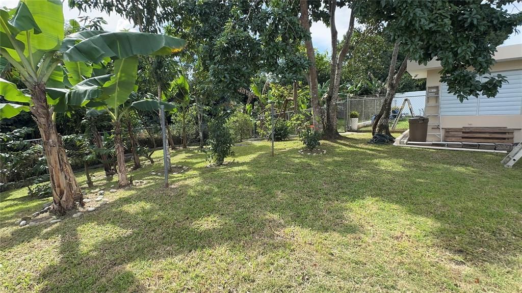 Active With Contract: $325,000 (4 beds, 2 baths, 2000 Square Feet)