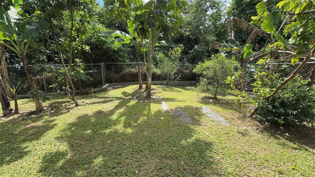 Active With Contract: $325,000 (4 beds, 2 baths, 2000 Square Feet)