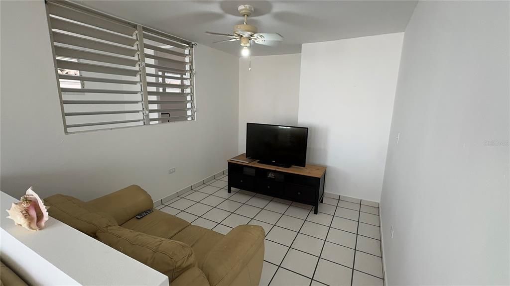 Active With Contract: $325,000 (4 beds, 2 baths, 2000 Square Feet)