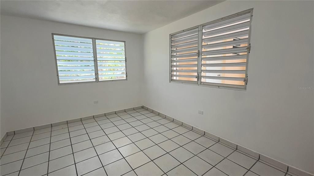 Active With Contract: $325,000 (4 beds, 2 baths, 2000 Square Feet)