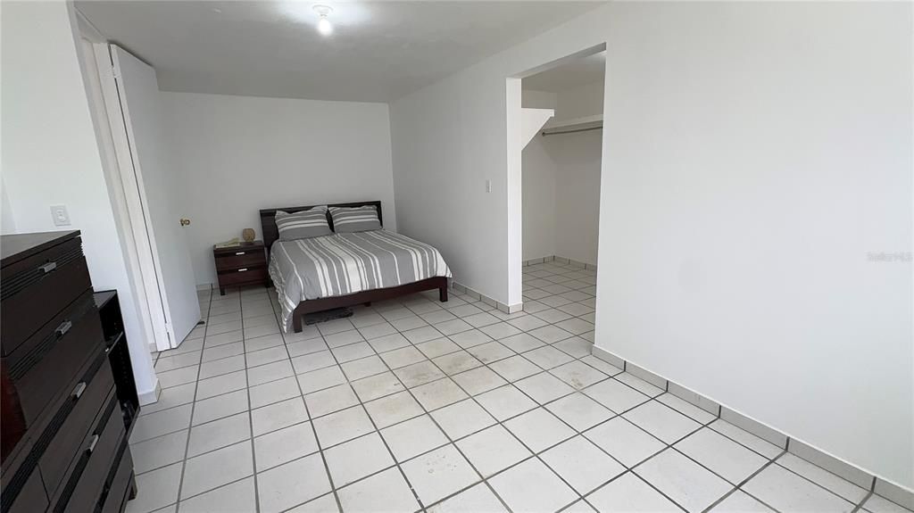 Active With Contract: $325,000 (4 beds, 2 baths, 2000 Square Feet)