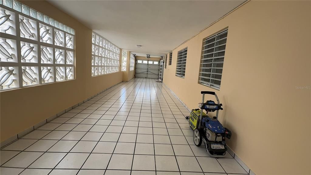 Active With Contract: $325,000 (4 beds, 2 baths, 2000 Square Feet)