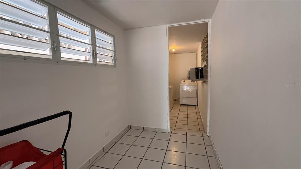 Active With Contract: $325,000 (4 beds, 2 baths, 2000 Square Feet)