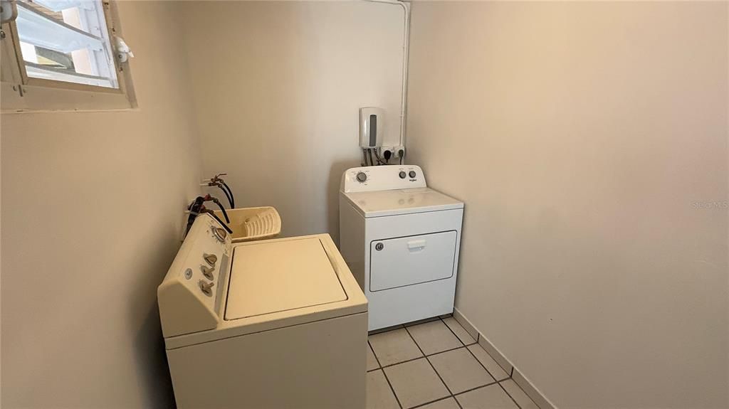 Active With Contract: $325,000 (4 beds, 2 baths, 2000 Square Feet)