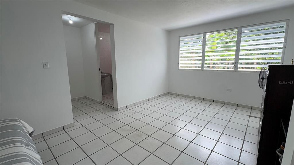 Active With Contract: $325,000 (4 beds, 2 baths, 2000 Square Feet)