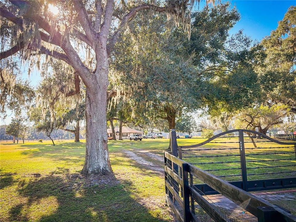 For Sale: $845,000 (2 beds, 2 baths, 1753 Square Feet)