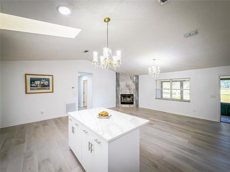 For Sale: $845,000 (2 beds, 2 baths, 1753 Square Feet)