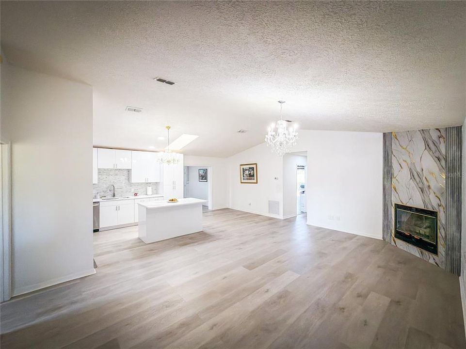 For Sale: $845,000 (2 beds, 2 baths, 1753 Square Feet)