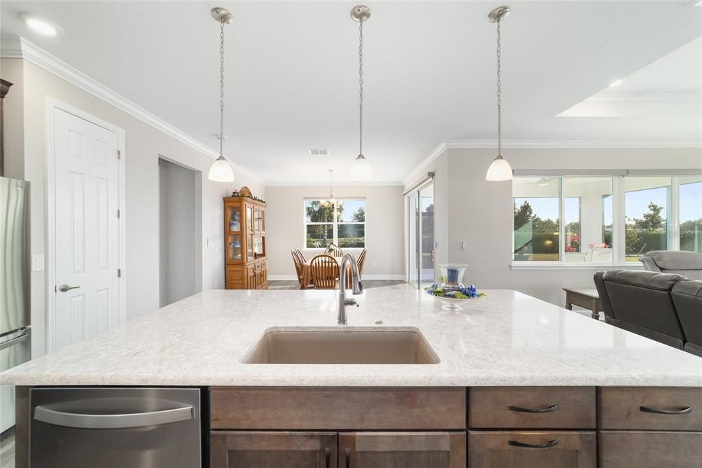 For Sale: $459,900 (2 beds, 2 baths, 2097 Square Feet)