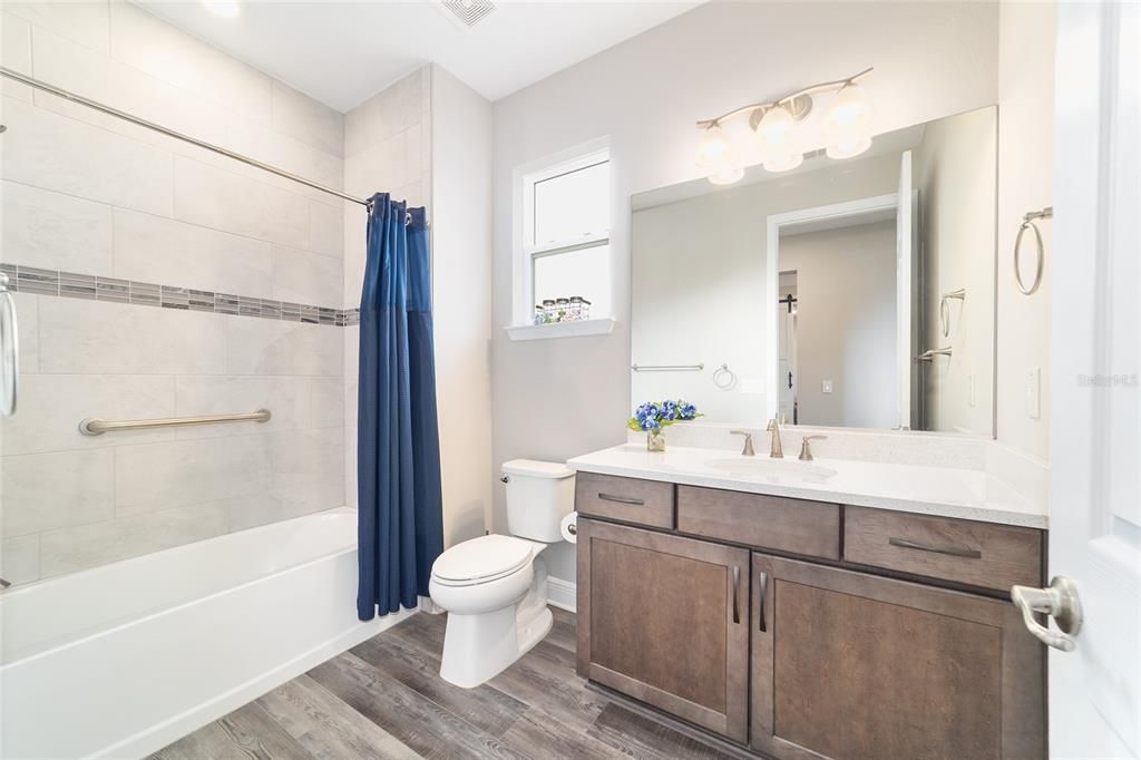For Sale: $459,900 (2 beds, 2 baths, 2097 Square Feet)
