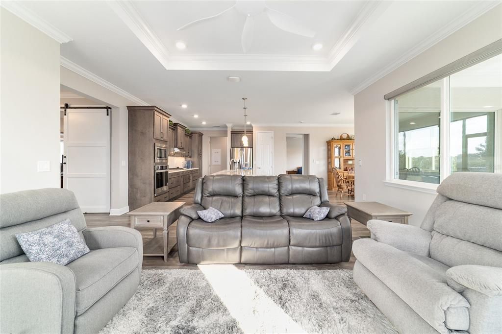 For Sale: $459,900 (2 beds, 2 baths, 2097 Square Feet)