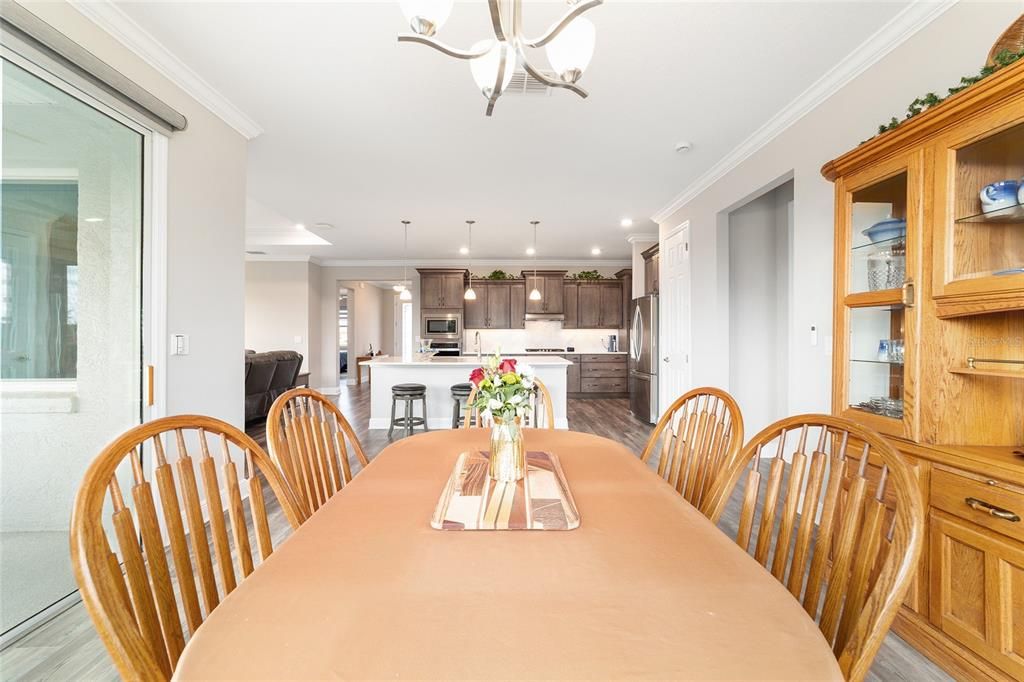 For Sale: $459,900 (2 beds, 2 baths, 2097 Square Feet)