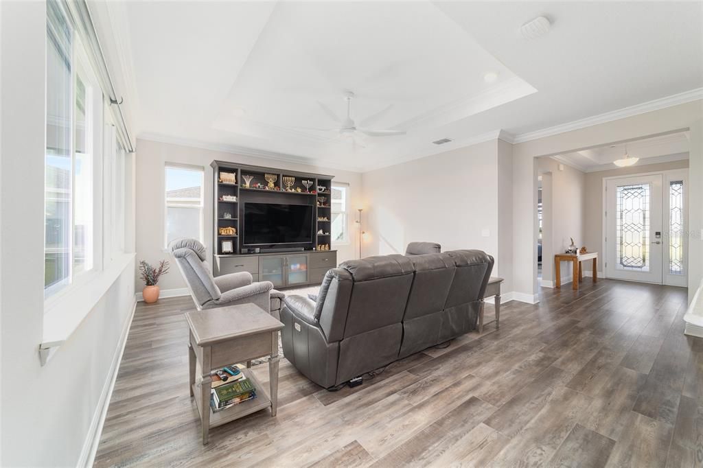 For Sale: $459,900 (2 beds, 2 baths, 2097 Square Feet)