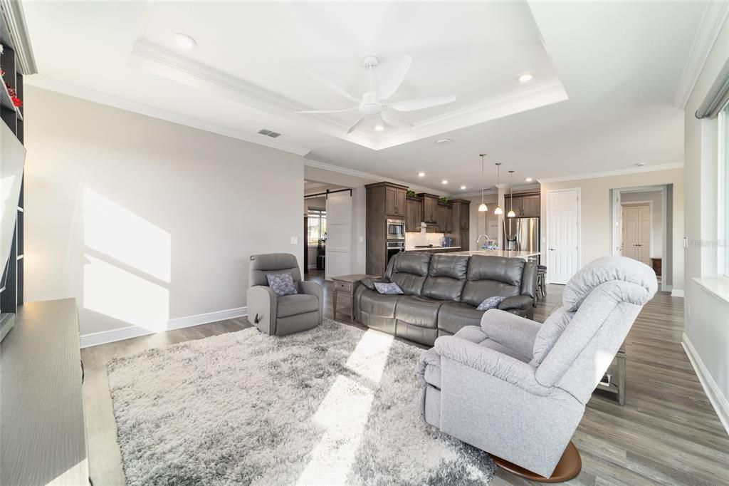 For Sale: $459,900 (2 beds, 2 baths, 2097 Square Feet)