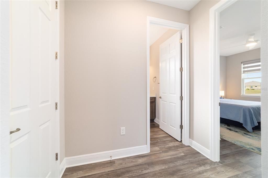 For Sale: $459,900 (2 beds, 2 baths, 2097 Square Feet)