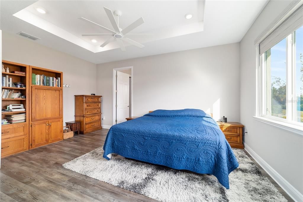 For Sale: $459,900 (2 beds, 2 baths, 2097 Square Feet)