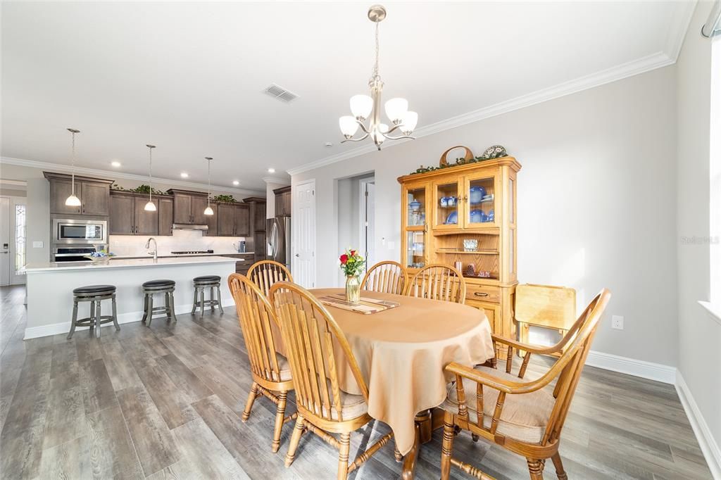 For Sale: $459,900 (2 beds, 2 baths, 2097 Square Feet)