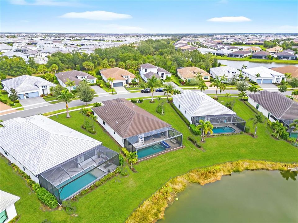 For Sale: $889,000 (3 beds, 3 baths, 2318 Square Feet)