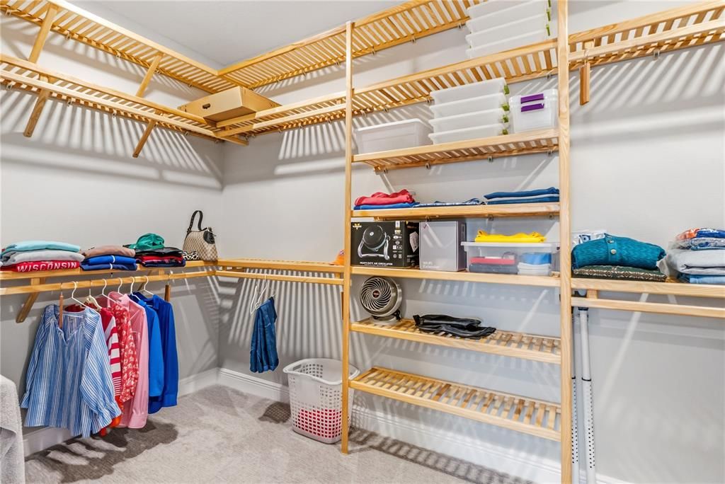 For Sale: $889,000 (3 beds, 3 baths, 2318 Square Feet)