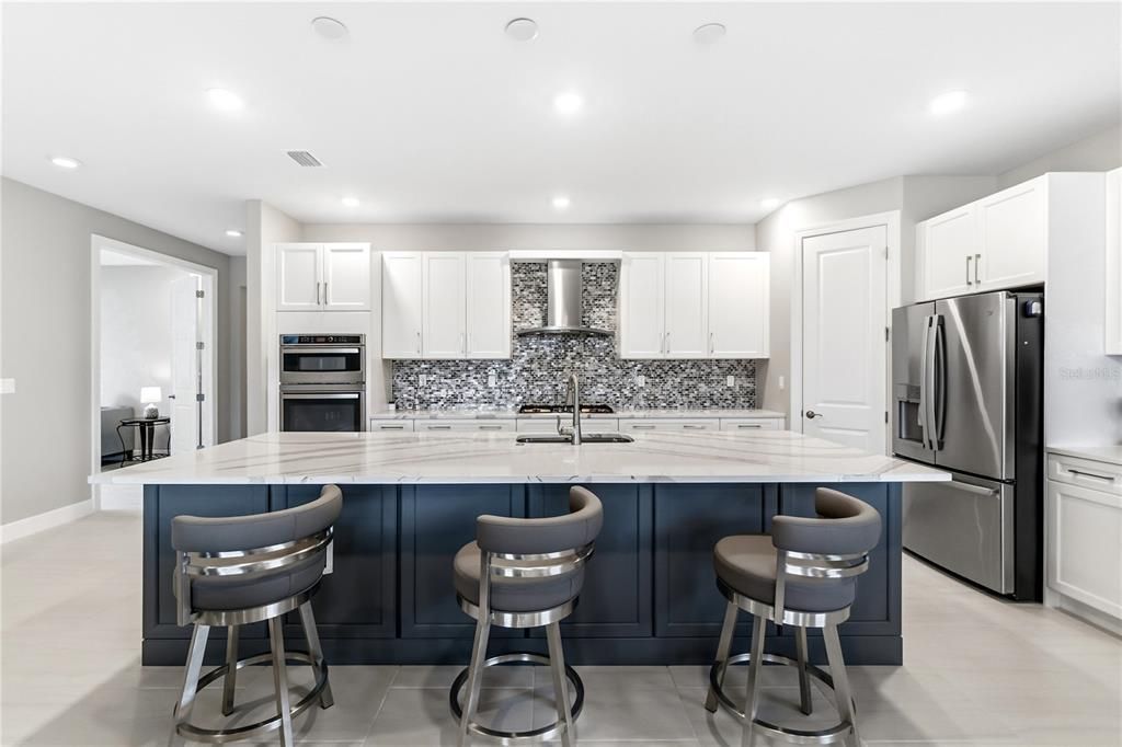 For Sale: $889,000 (3 beds, 3 baths, 2318 Square Feet)