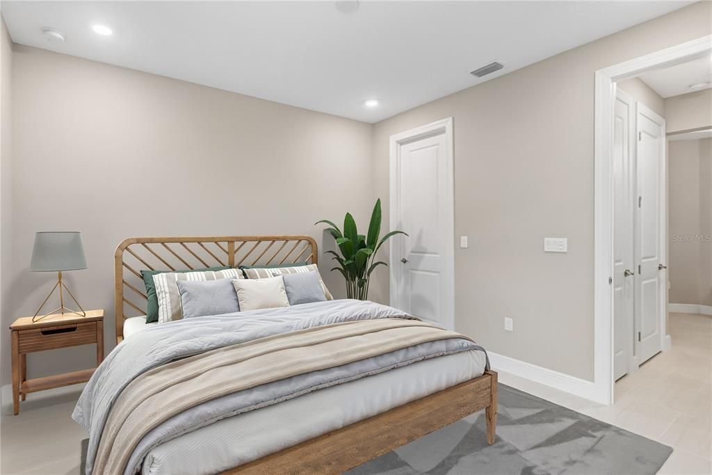 For Sale: $889,000 (3 beds, 3 baths, 2318 Square Feet)