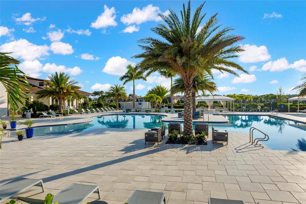 For Sale: $889,000 (3 beds, 3 baths, 2318 Square Feet)