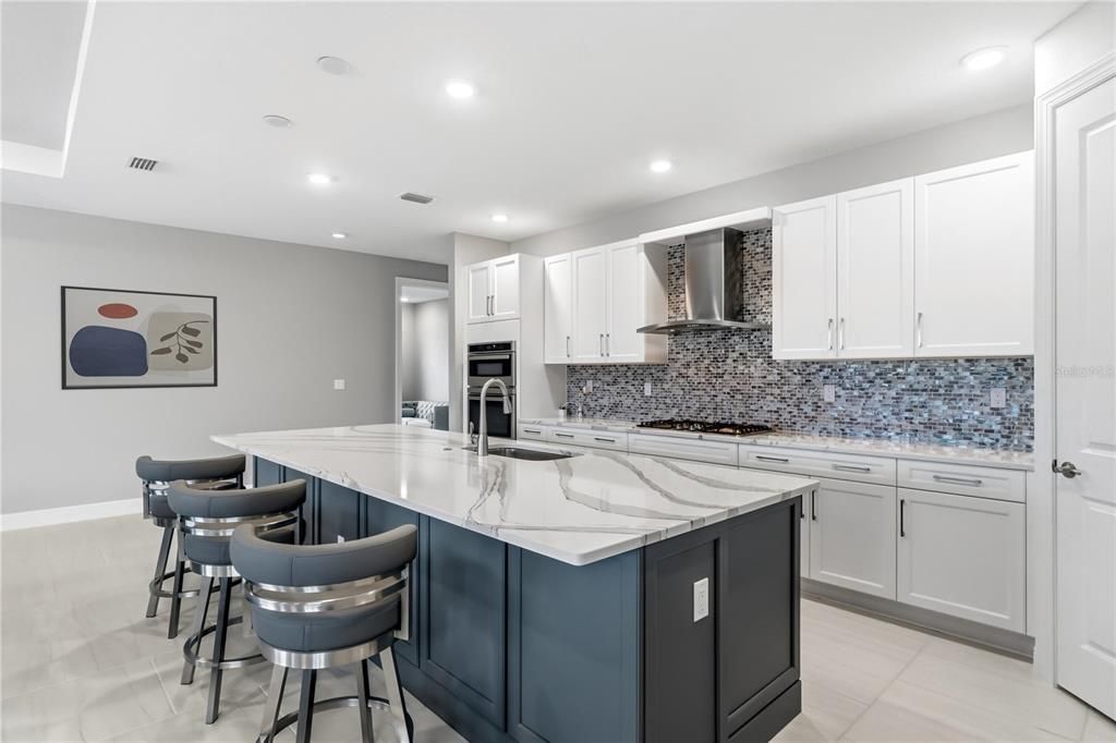 For Sale: $889,000 (3 beds, 3 baths, 2318 Square Feet)